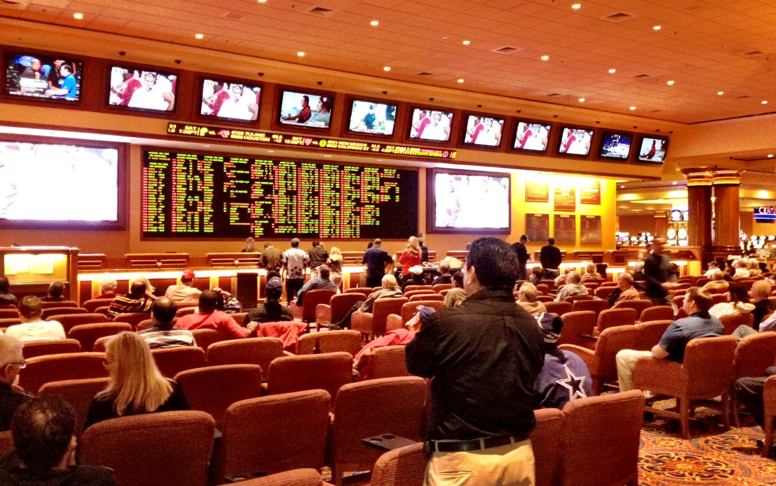 Las Vegas Sports Book News - Lone Winner in South Point's $50K College Bowl Contest ...