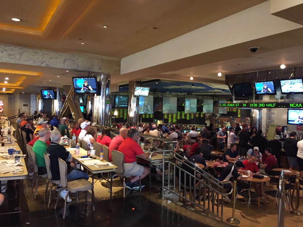 Nice Crowd for March Madness in Vegas at Bally's 